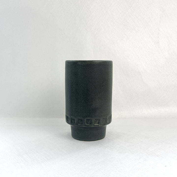 n04990