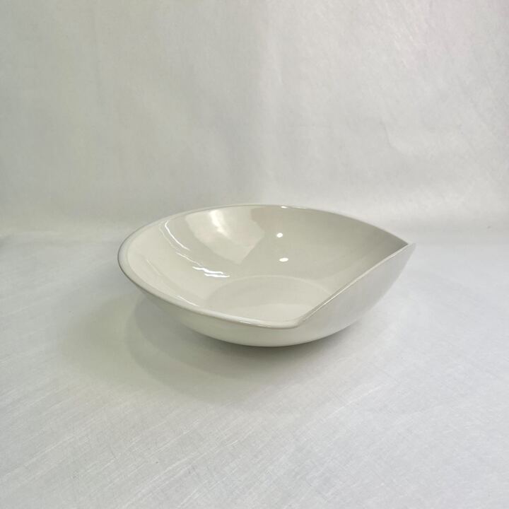 m04548