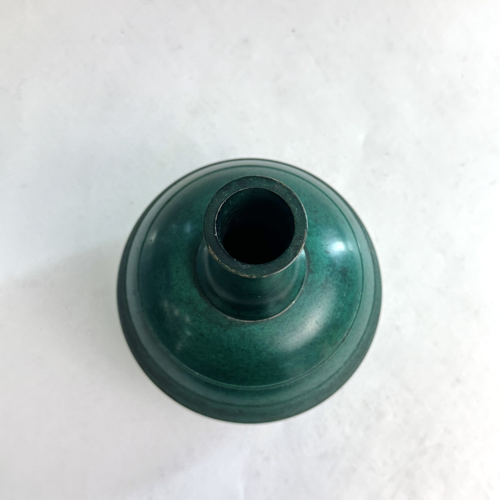 n05204