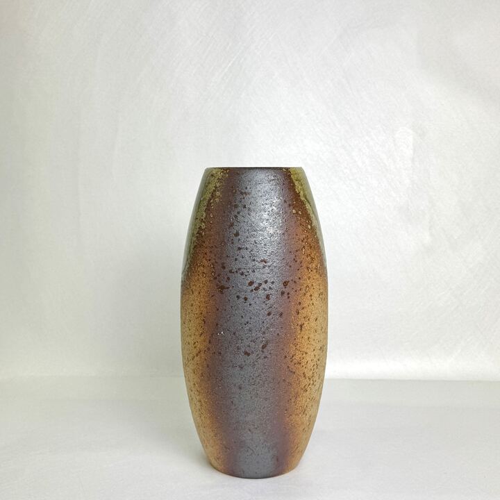 n03357