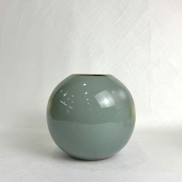 n03560
