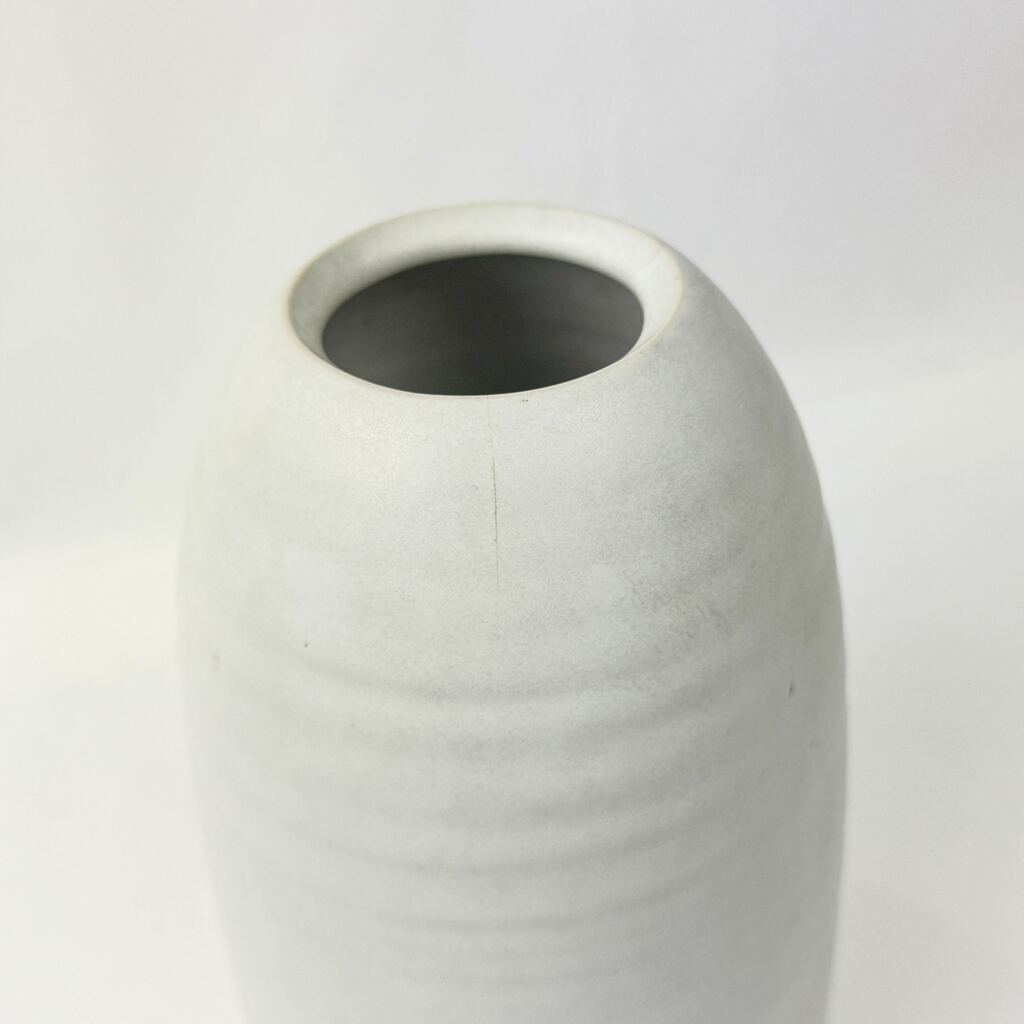 n05799