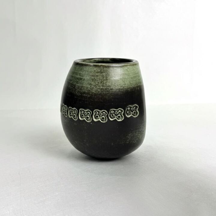 o03809