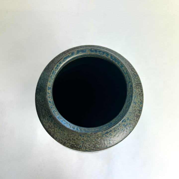 n03924