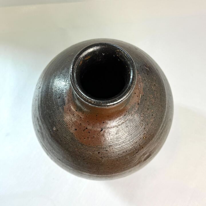 n04246