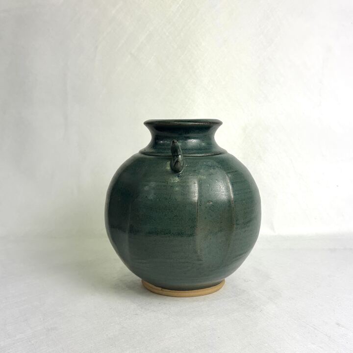 n04389
