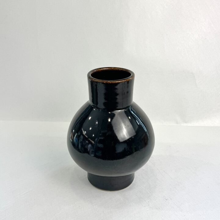 n04489