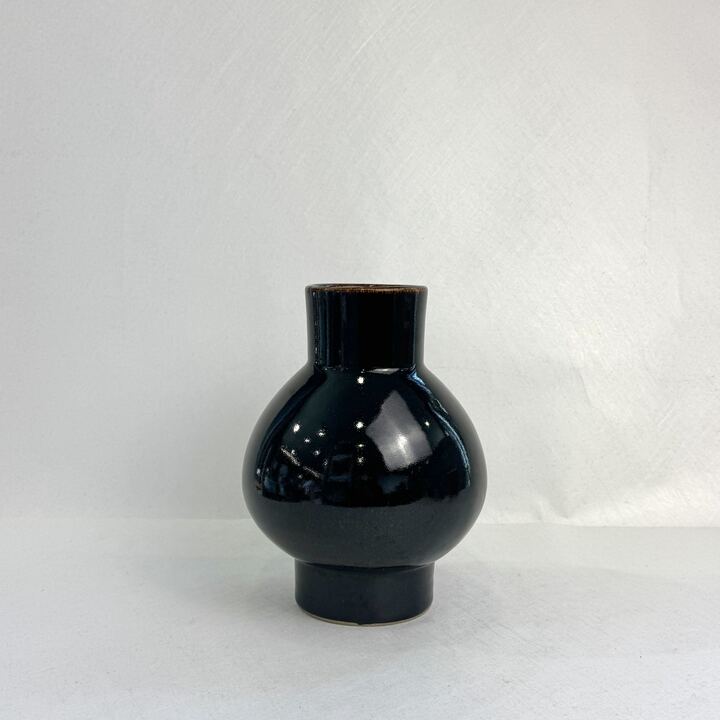 n04489