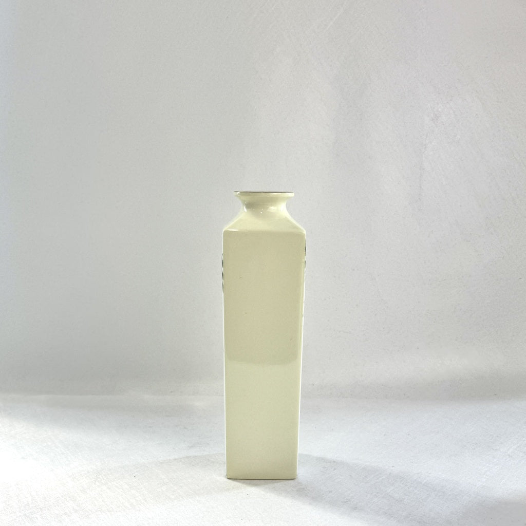 n05202