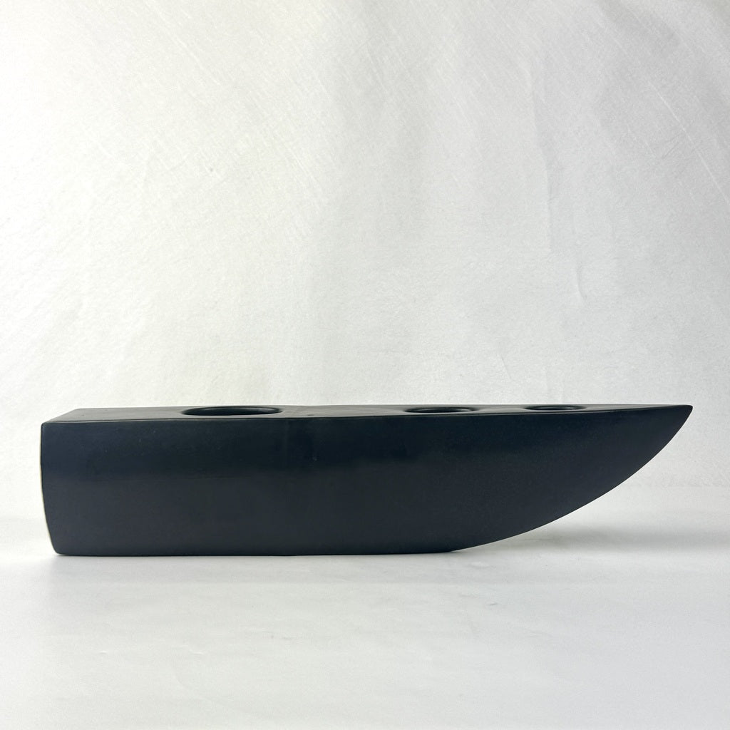 n05256