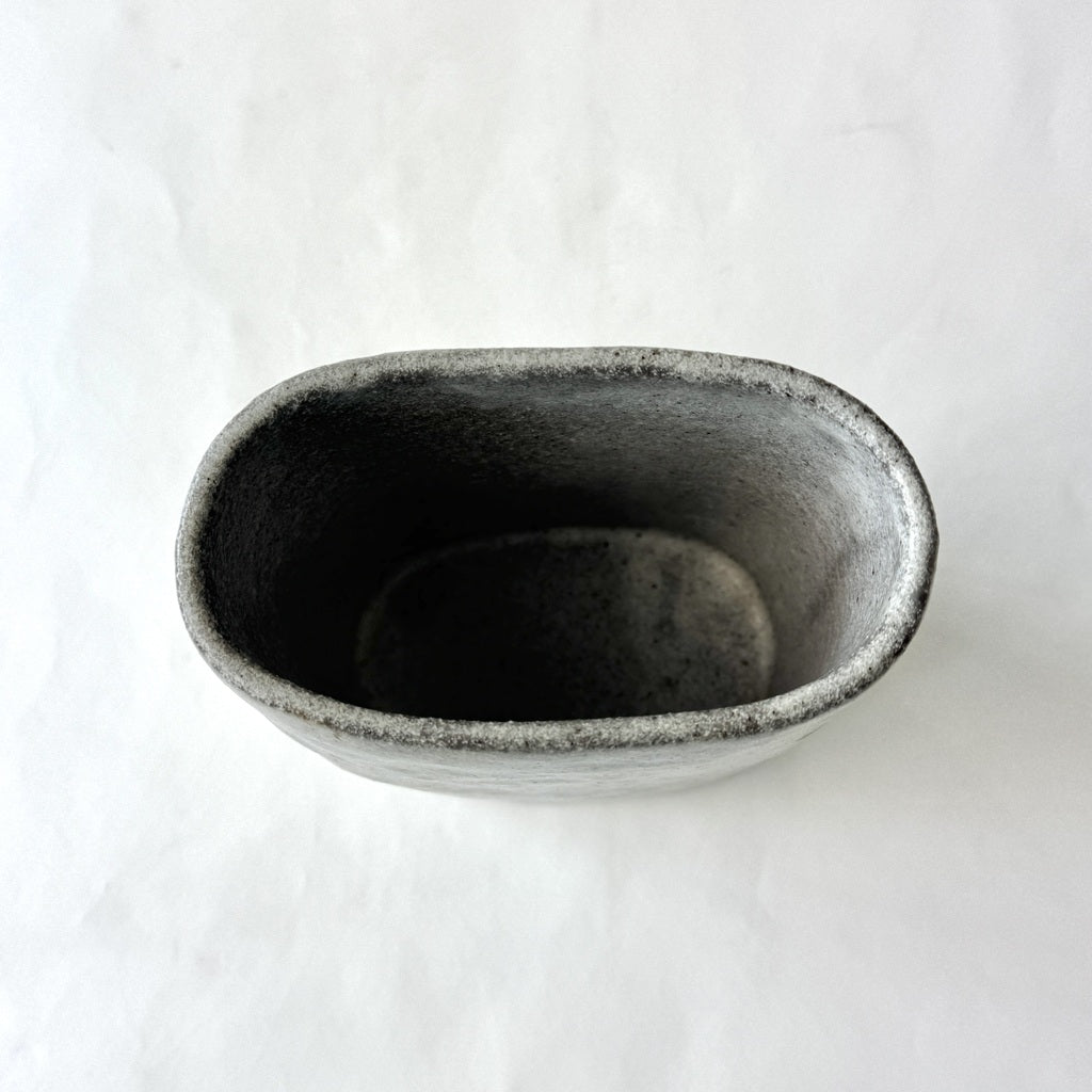 n05121
