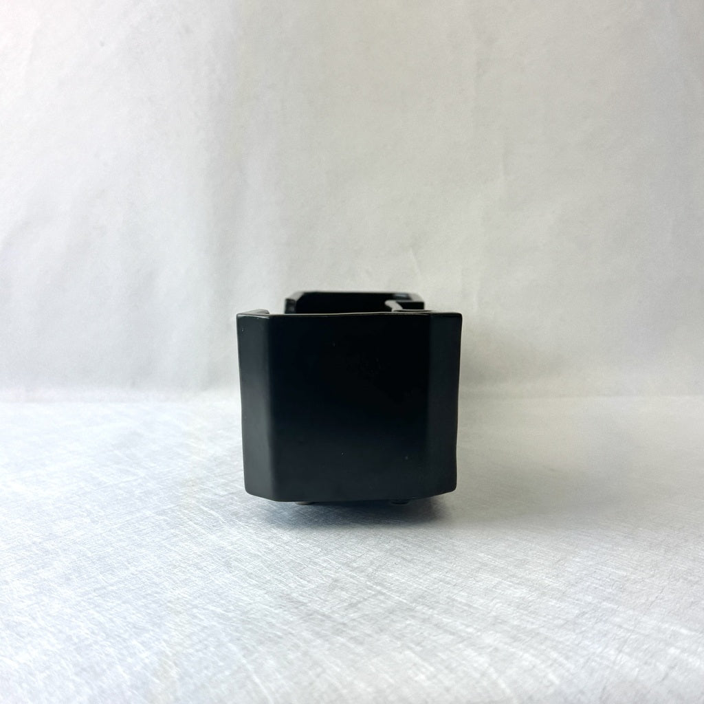 m05562